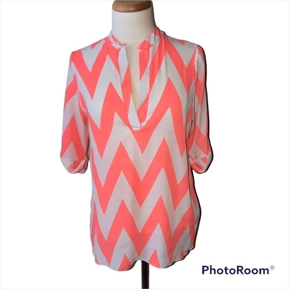 Gingy & Cocoa M neon coral and white chevron 3/4 sleeve flowy top - Picture 1 of 6